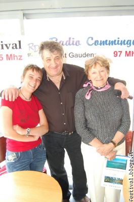 Mme Monique Janet (à droite) en compagnie de Michel et Edwige.